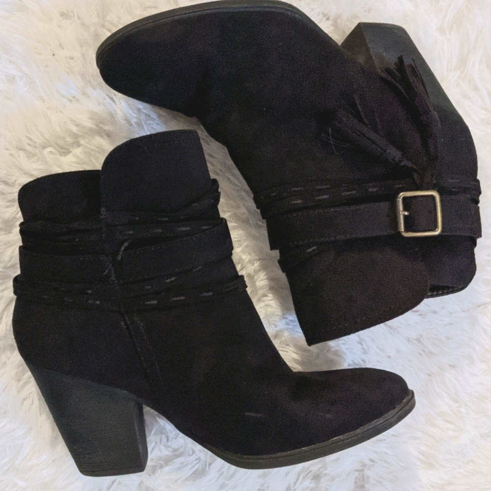 Black Bamboo suede Tassle chunky stacked heel boot